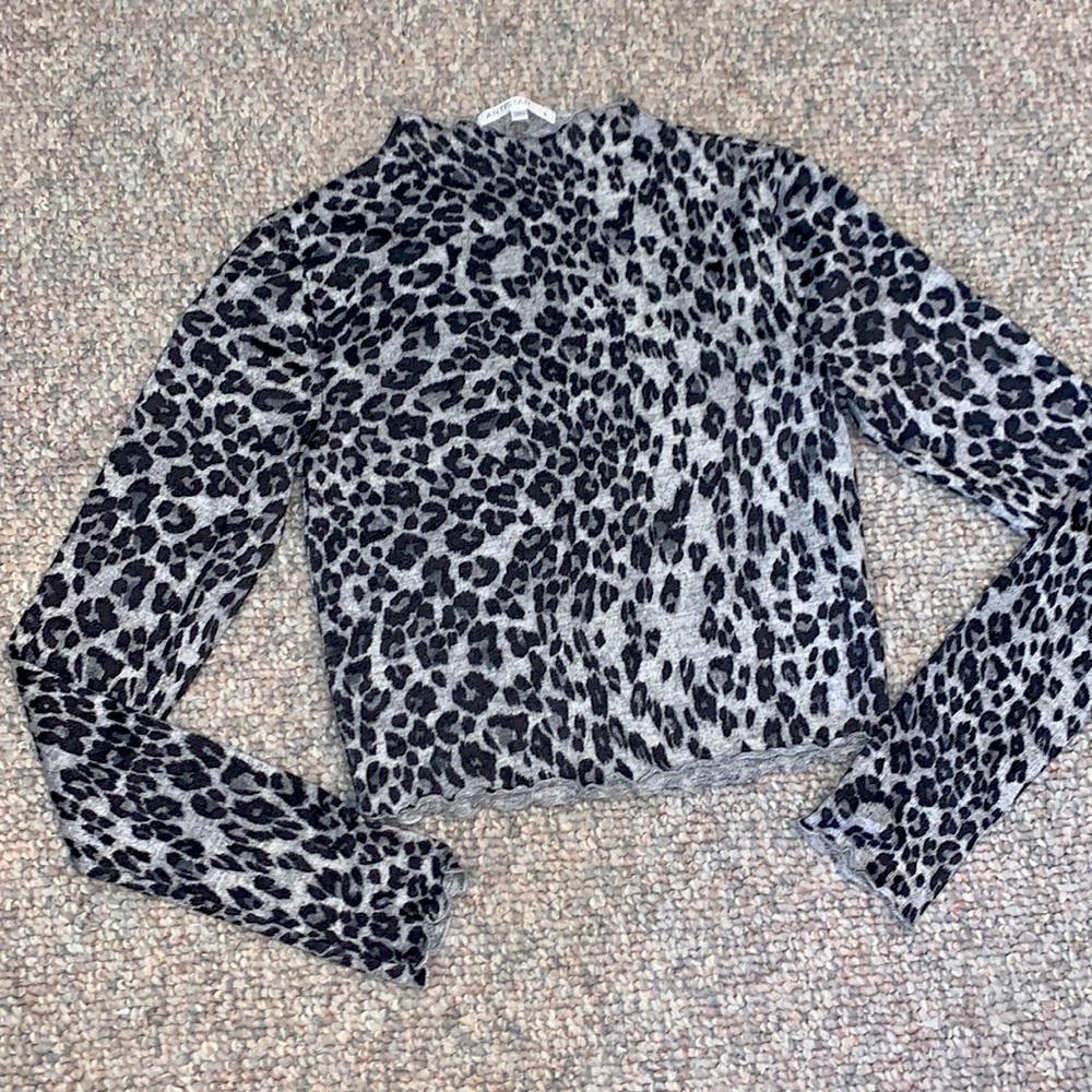 Antistar small cropped leopard top